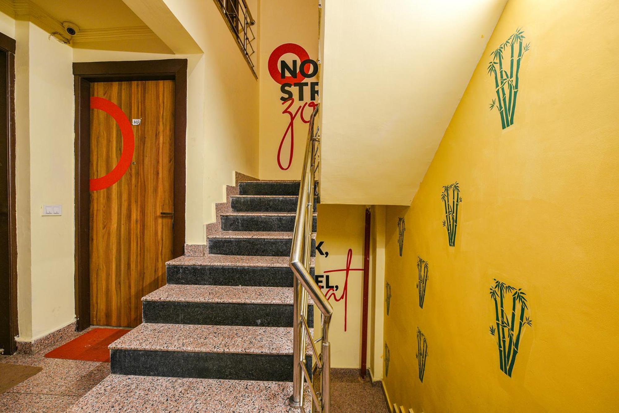 Fabhotel Ishtara Auberge - Nr Yashobhoomi Convention Centre Új-Delhi Kültér fotó