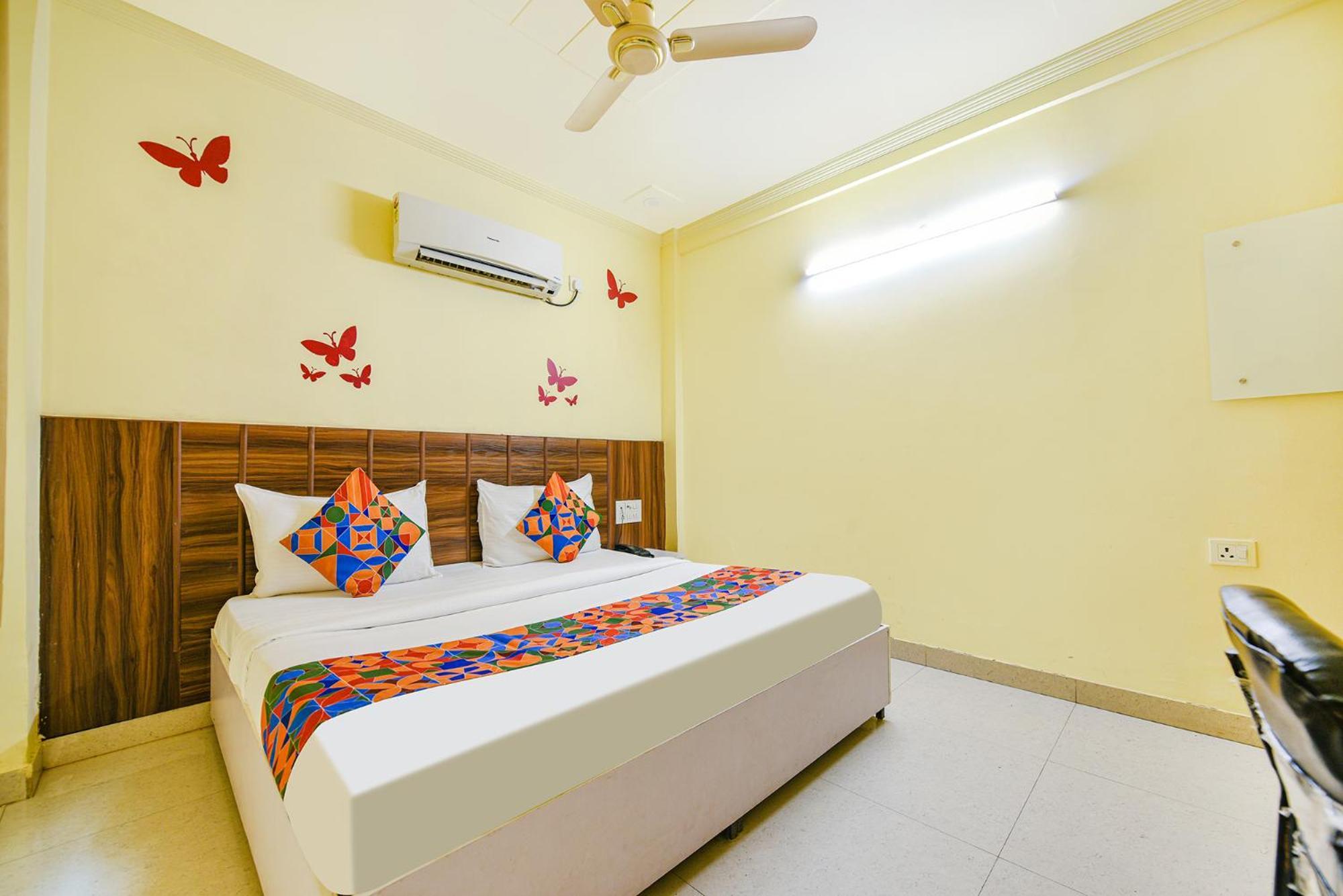 Fabhotel Ishtara Auberge - Nr Yashobhoomi Convention Centre Új-Delhi Kültér fotó