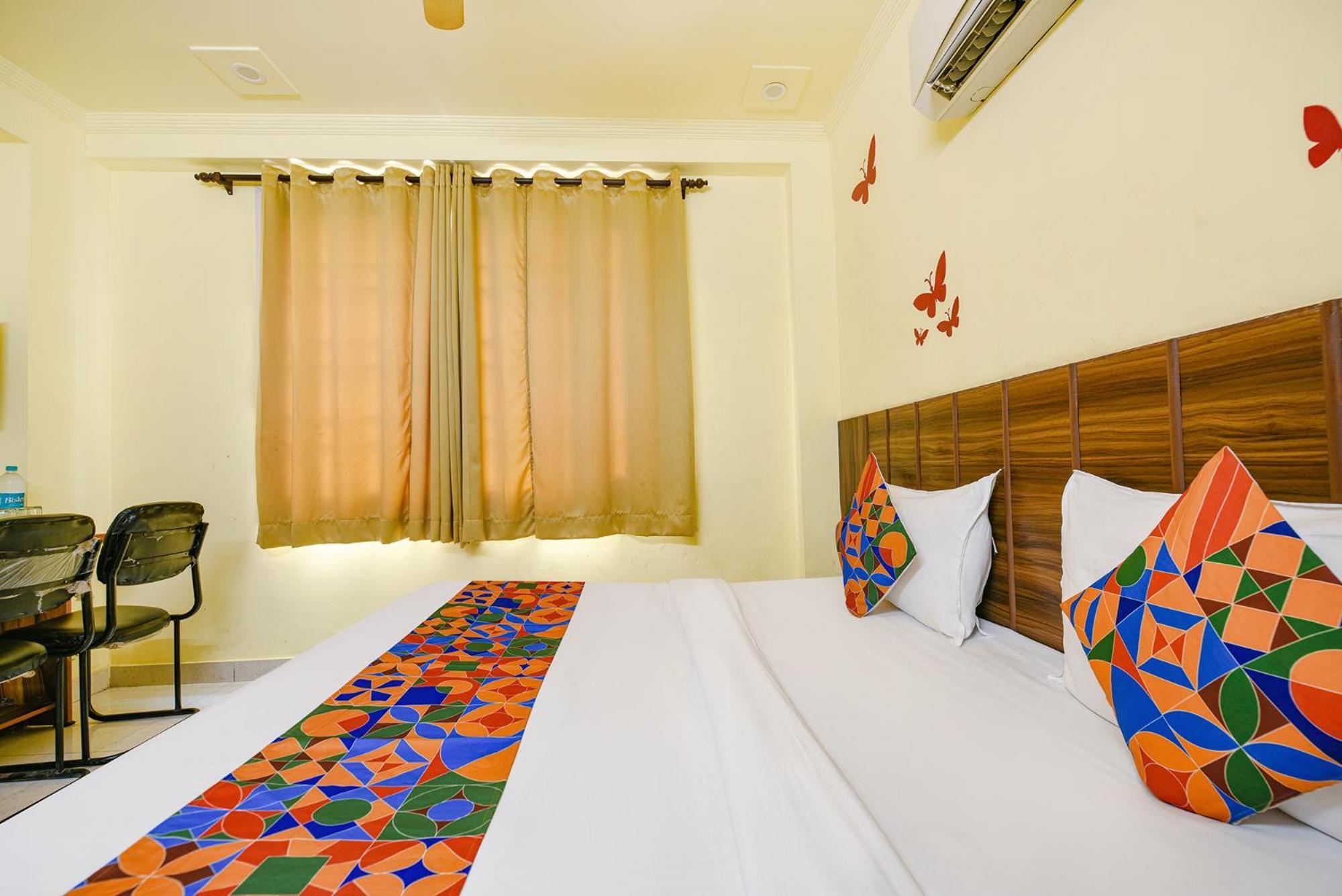 Fabhotel Ishtara Auberge - Nr Yashobhoomi Convention Centre Új-Delhi Kültér fotó