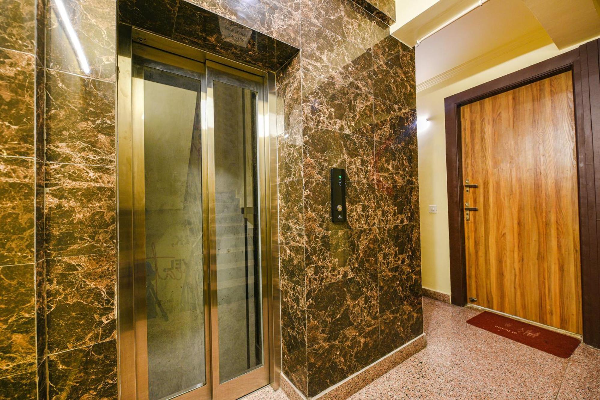 Fabhotel Ishtara Auberge - Nr Yashobhoomi Convention Centre Új-Delhi Kültér fotó